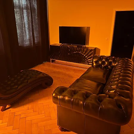 Exklusives Und Stilvoll Eingerichtetes Für Erwachsene Apartamento